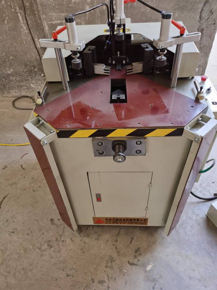 组角机 挤角机 撞角机 升降式的断桥铝门窗设备正峰有***