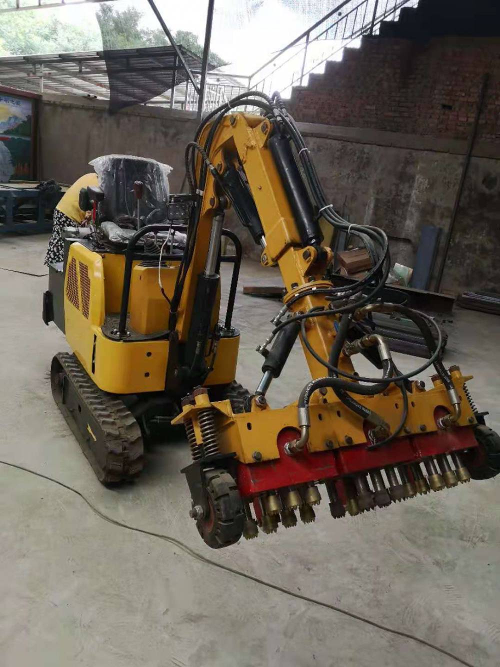 凿毛机机载式凿毛机隧道墙壁挖机式凿毛机