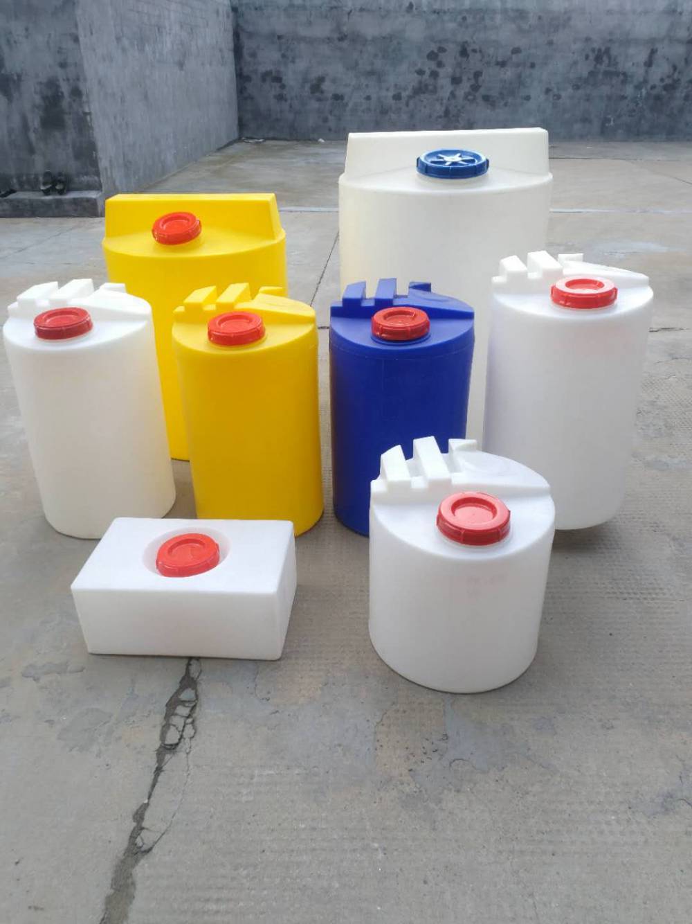 防腐蚀方形pe加药桶耐酸碱塑料药剂箱朗顺带刻度40升溶药罐