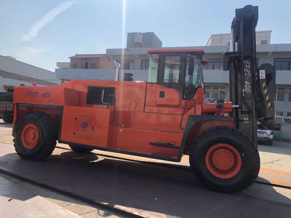 40吨重型两用多功能巨盾叉车