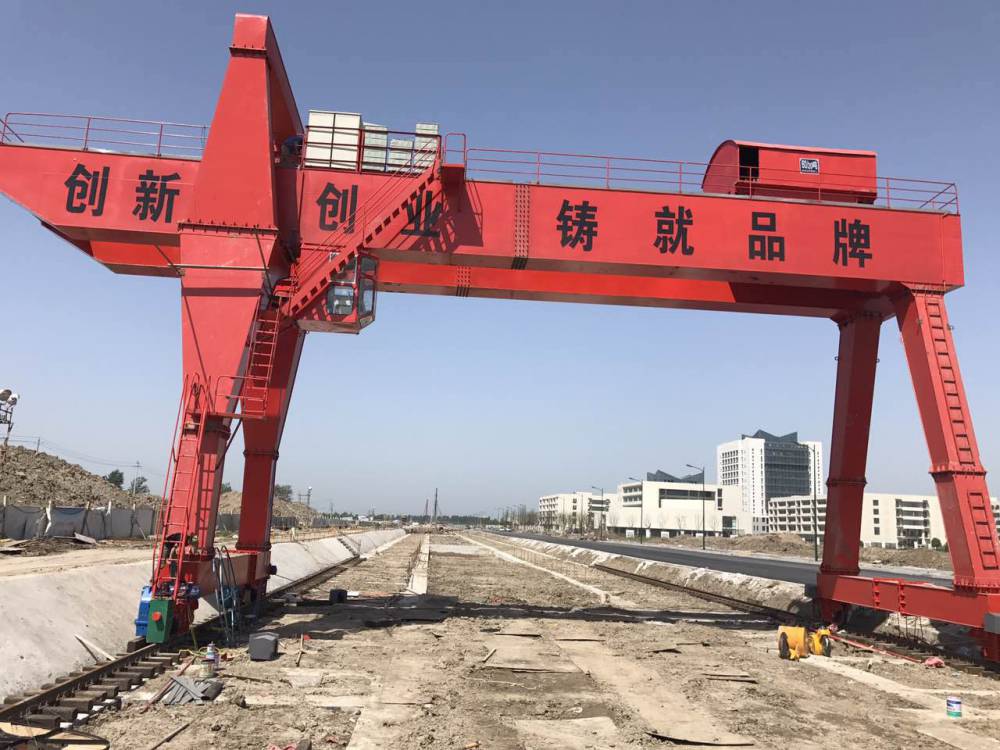 80吨龙门吊钢材厂双梁起重机室外双梁起重龙门吊设备报价