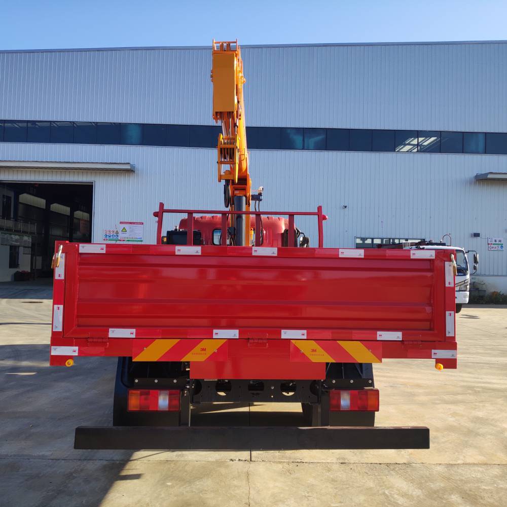 5吨自卸吊重汽豪曼随车吊随舜科技4节臂吊机