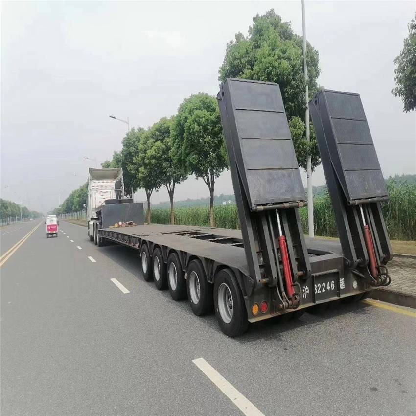 鸿盛牌13米拖板车 低平板钩机运输半挂车