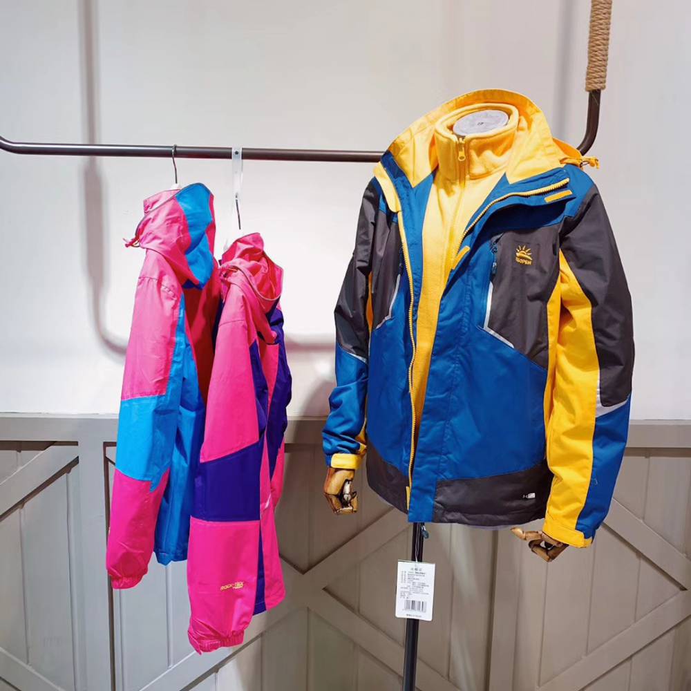 品牌童装太阳石中大童冬款加绒三合一休闲冲锋衣品牌折扣童装批发货源