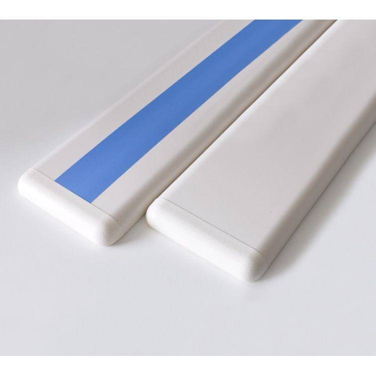 江苏扬州大型商场走廊防撞带安装在踢脚线上方防止小推车撞墙pvc防撞