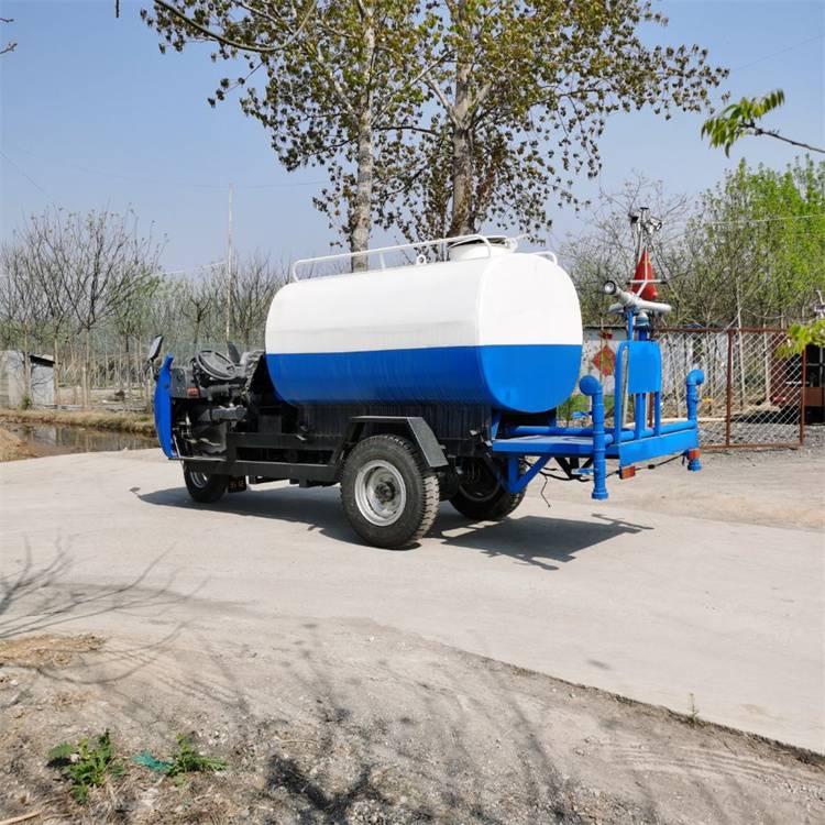 河南卫东建筑工程降尘雾炮洒水车农用道路冲洗2方工地用喷洒车商家