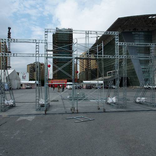 【线阵雷亚架 活动线阵架 舞台背景架 灯光雷亚架】价格_厂家 - 中国