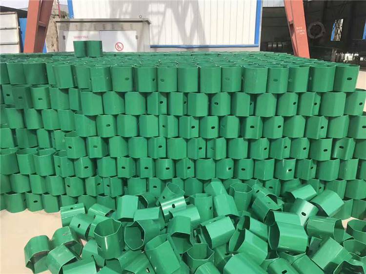 安装施工队波形护栏防阻块护栏板托架图片