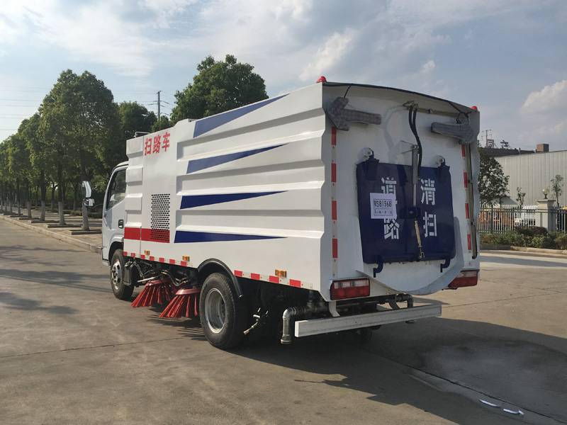 忠县道路清扫养护车_全自动道路清扫养护车_性价比高