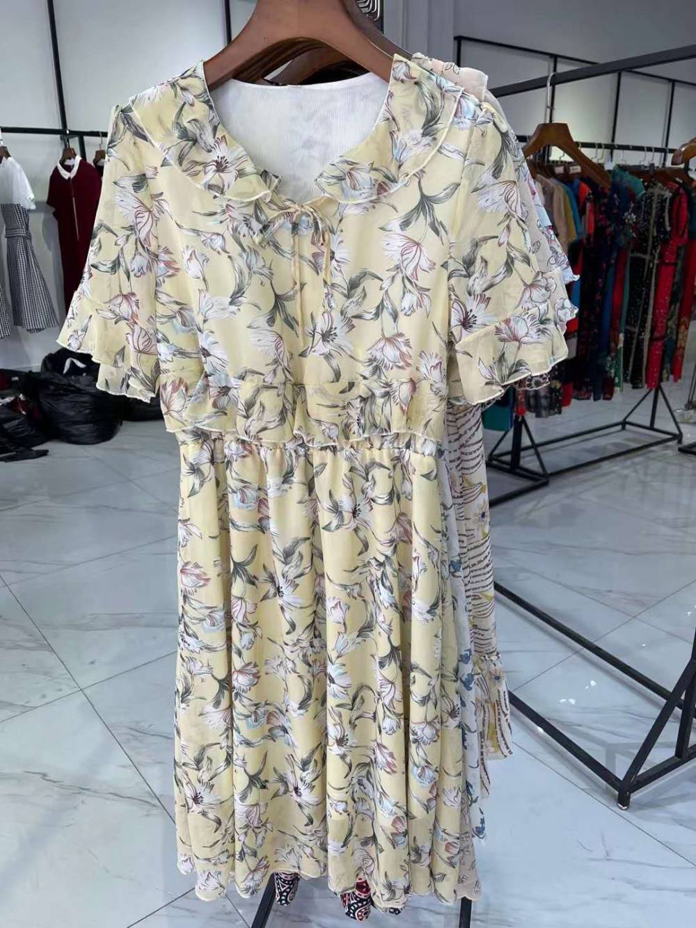 黑龙江七台河批发城女士3元雪纺连衣裙东大门韩版衣服女a字裙