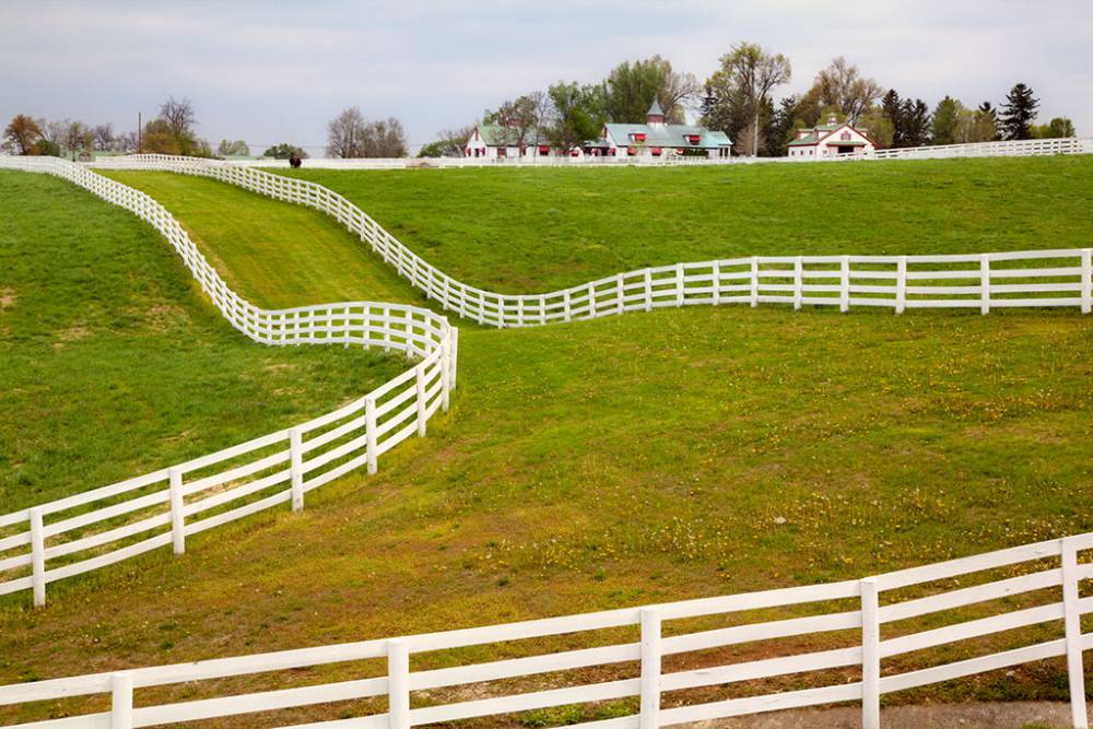 湖南马场护栏pvc栅栏游乐场护栏草坪护栏