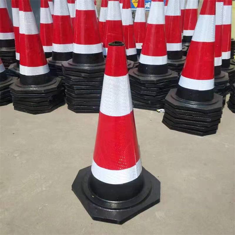 pvc红白反光伸缩路锥施工用可移动安全警示三角锥