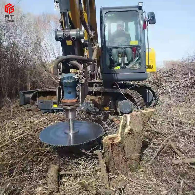 挖掘机自动锯树机 大量生产高效挖机伐木机 钩机伐树机