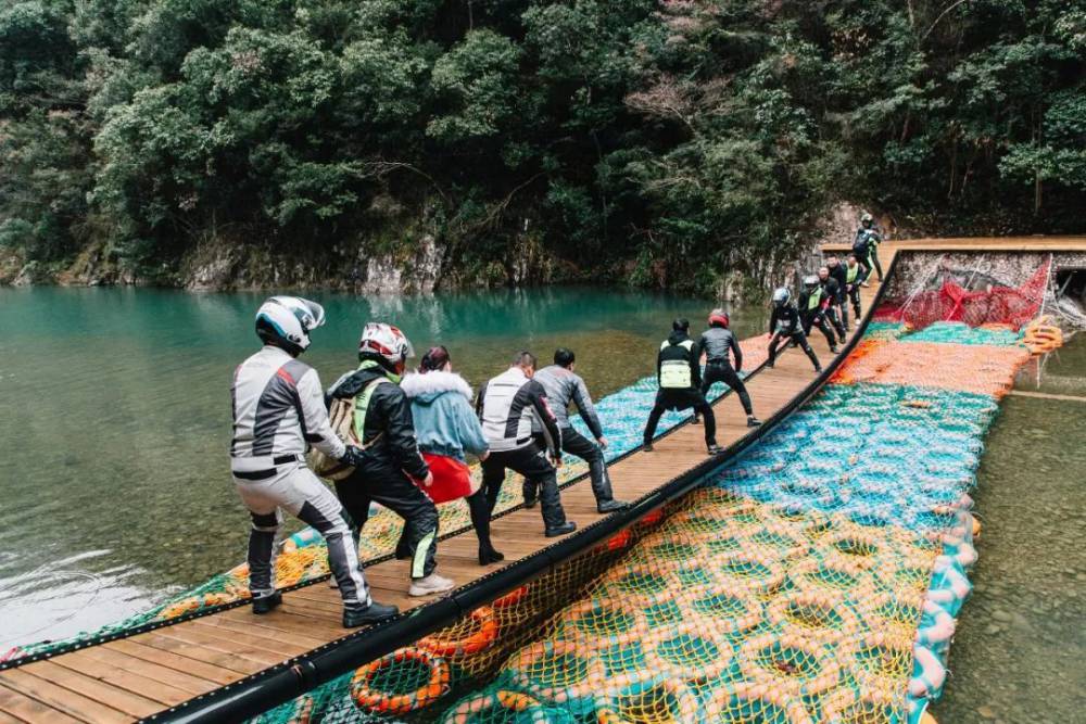 水上大型摇摆桥摇摆桥