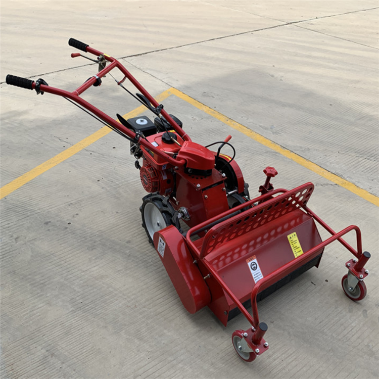 开荒碎草机自走式柴油割草机前置甩片割草粉碎机