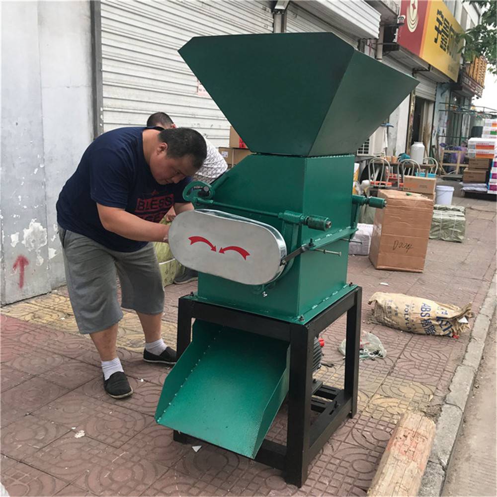 小型杏仁破碎机小型对辊花生碎机器20型小型杂粮破碎机