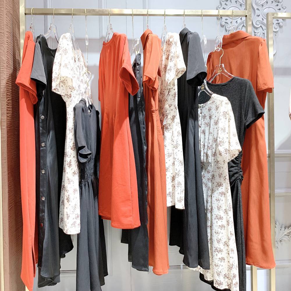 意大利浪漫风情品牌癸妮雅夏装折扣女装认同货源渠道批发进货