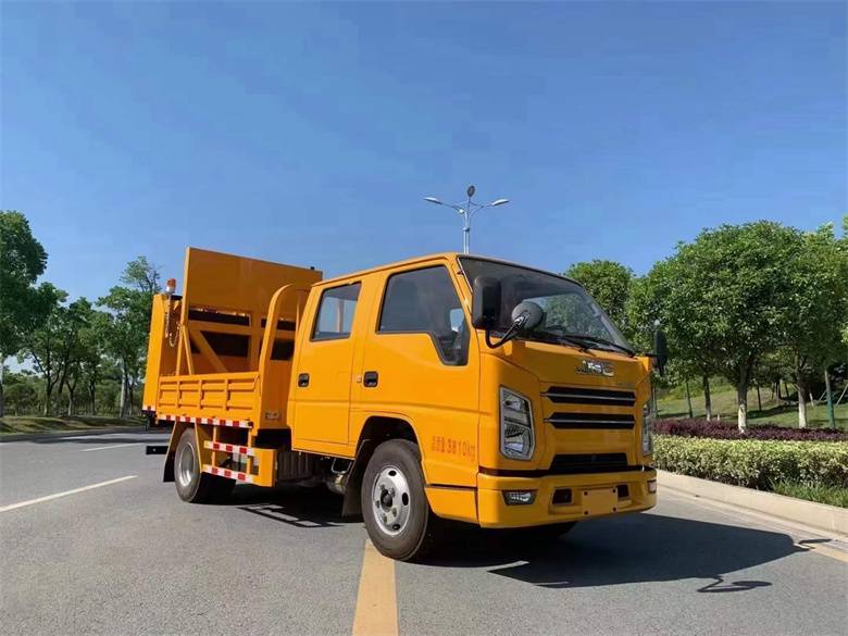 徐工防撞缓冲车