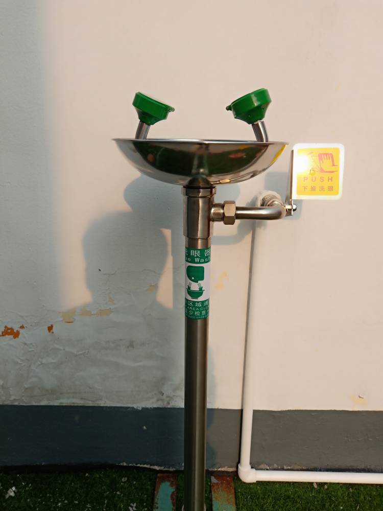 双口立式洗眼器不锈钢立式洗眼器工业洗眼器jhl311