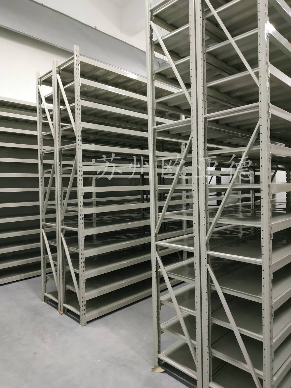 欧亚德定制仓库多层灰白色层板货架载重100300kg一层