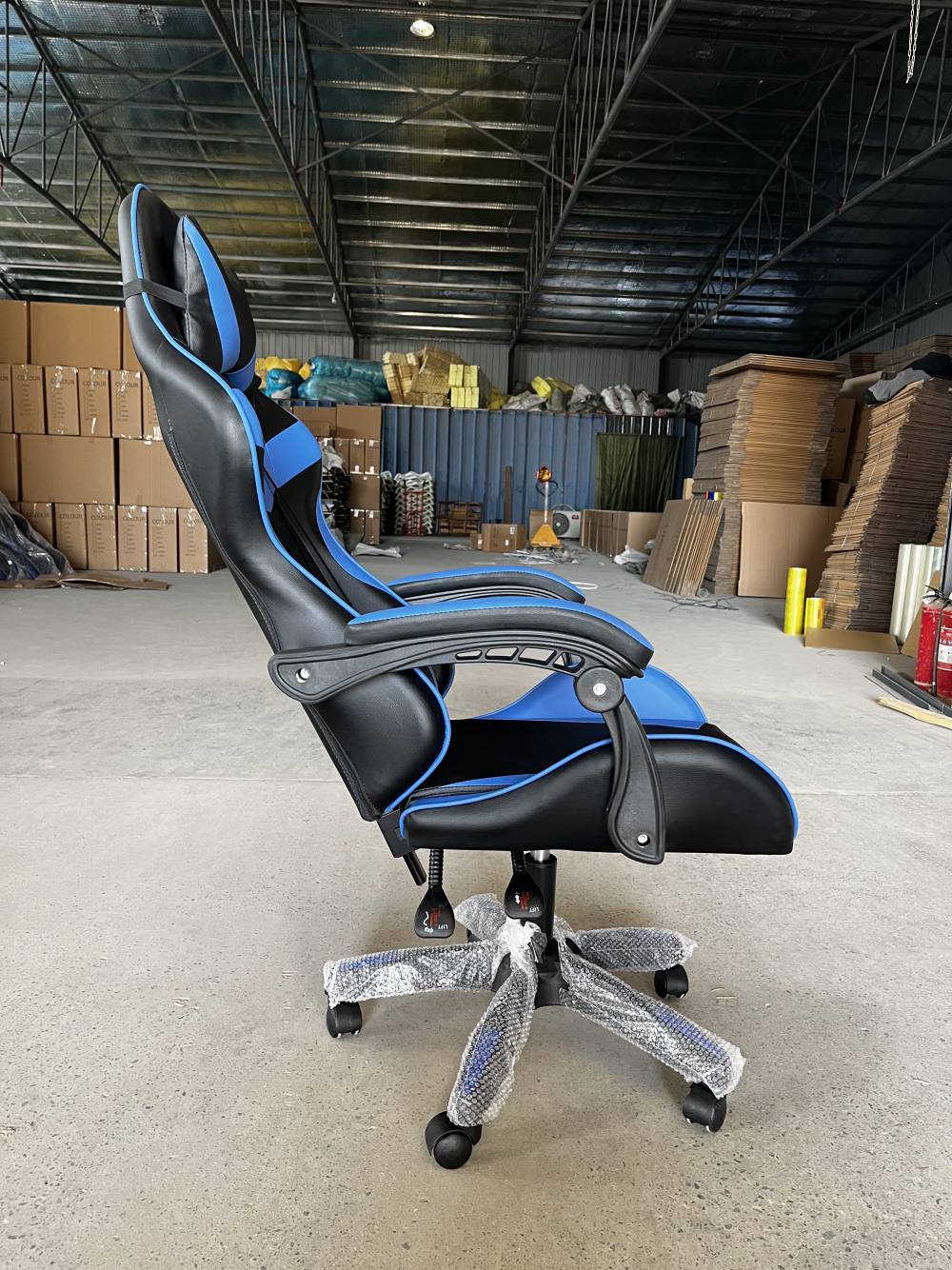 联动扶手铁框架电竞椅