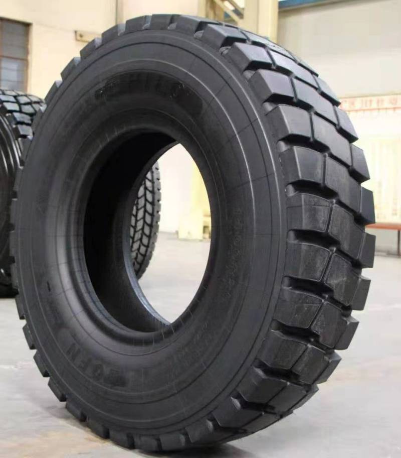 华鲁hilo全钢丝真空港口叉车轮胎1200r241200r24正面吊高载重