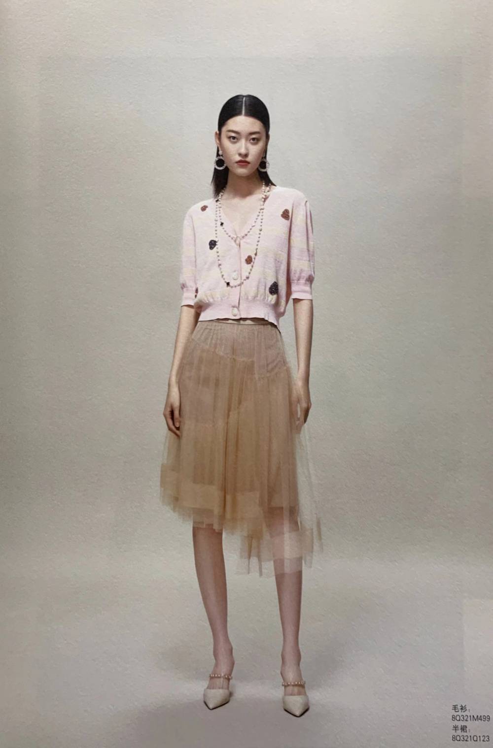 明星代言品牌女装杭州少淑女装朗斯莉2022春夏西服套装品牌撤柜女装