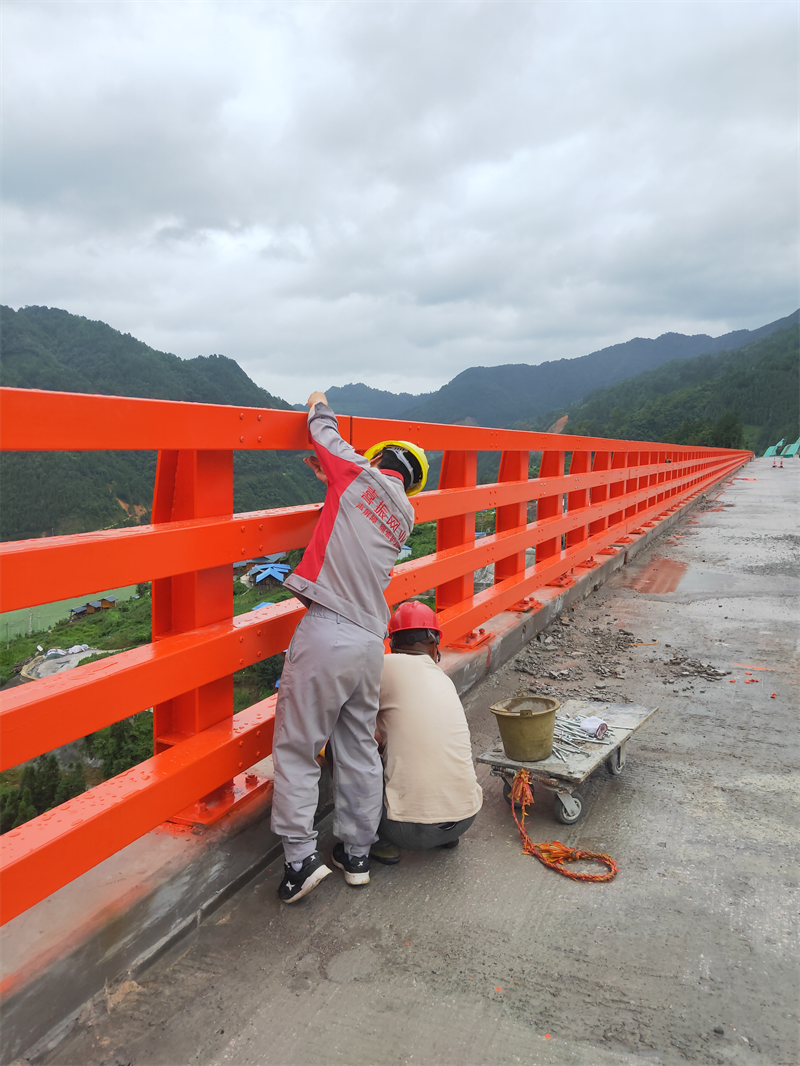 定制桥梁防撞护栏不锈钢复合管材质坚固结实安装简便外形美观