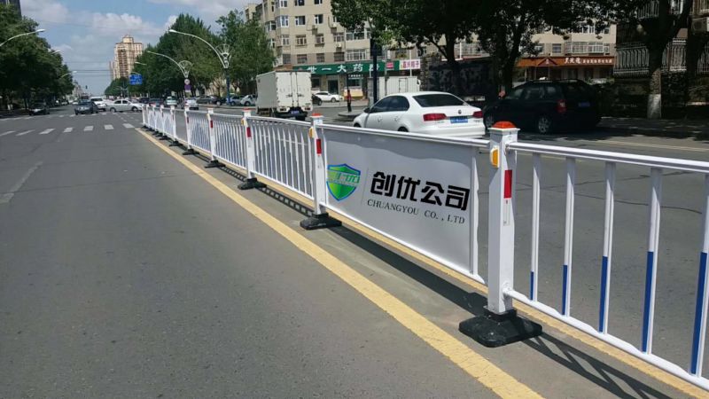 创优市政京式马路中央广告宣传护栏锌钢广告版道路隔离栏