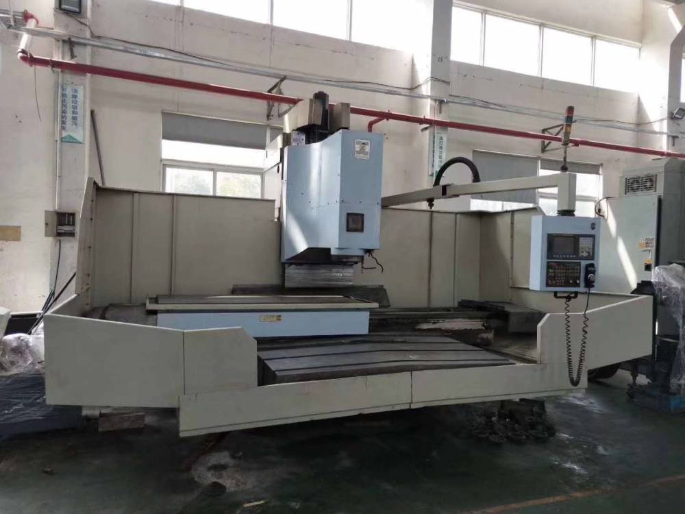 厂家处理抵账机启发1890数控铣床二手数控铣床发那科系统