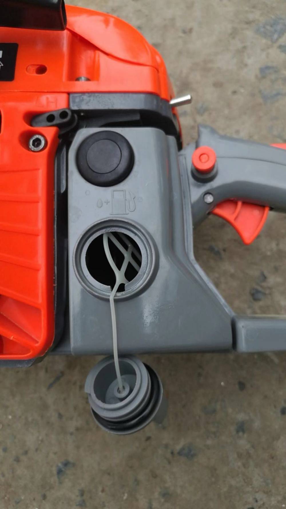 润林油锯伐木锯机动链锯灌木切割锯进口油锯摩托据林晟油锯汽油伐木