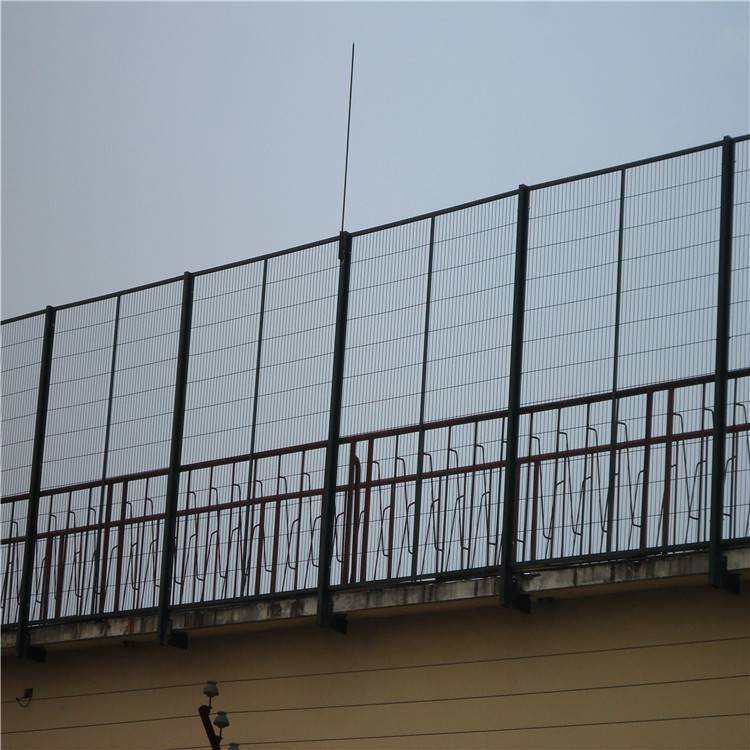 金属钢网墙在围墙上的固定方式