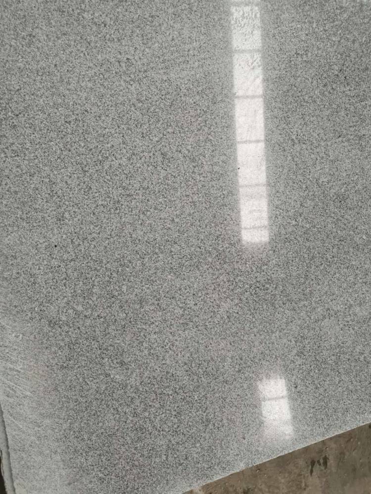 罗田芝麻灰磨光面板厂家