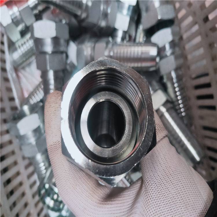 锁母接头胶管接头不锈钢卡套接头三石橡塑