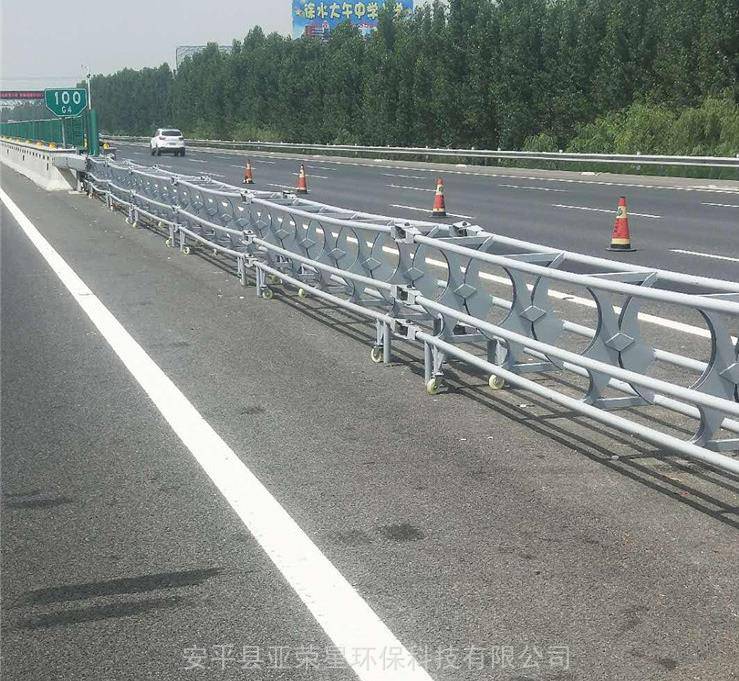 【高速公路中央分隔带开口处活动护栏供应商 安平亚荣星】价格_厂家 -