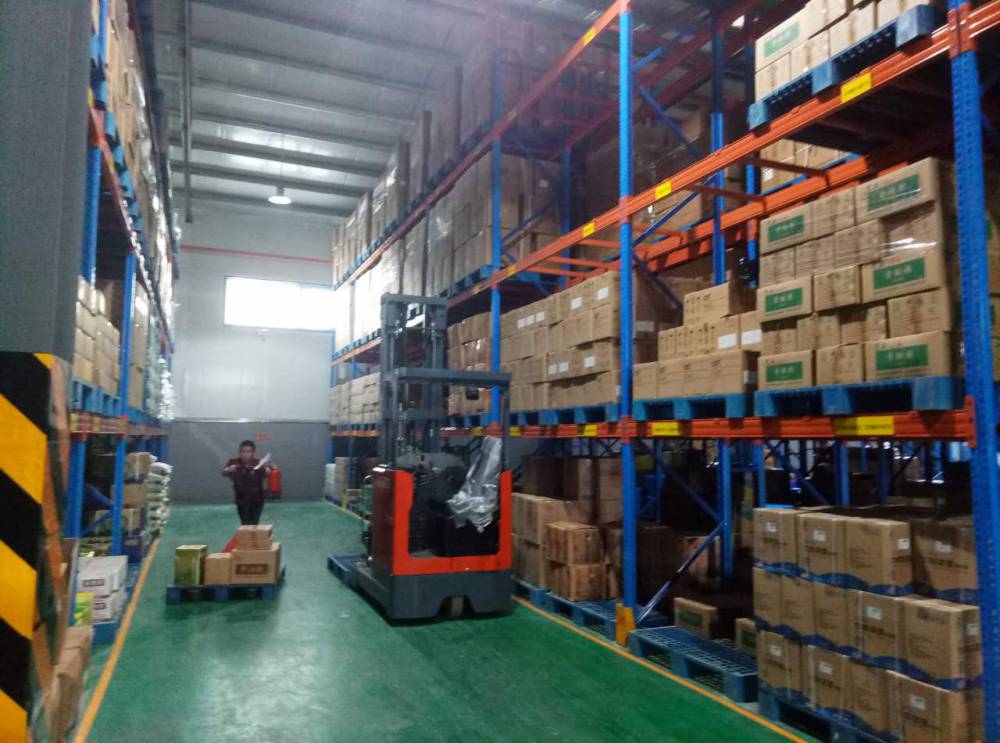 河南食品厂货架生产厂家横梁货架贯通货架定制