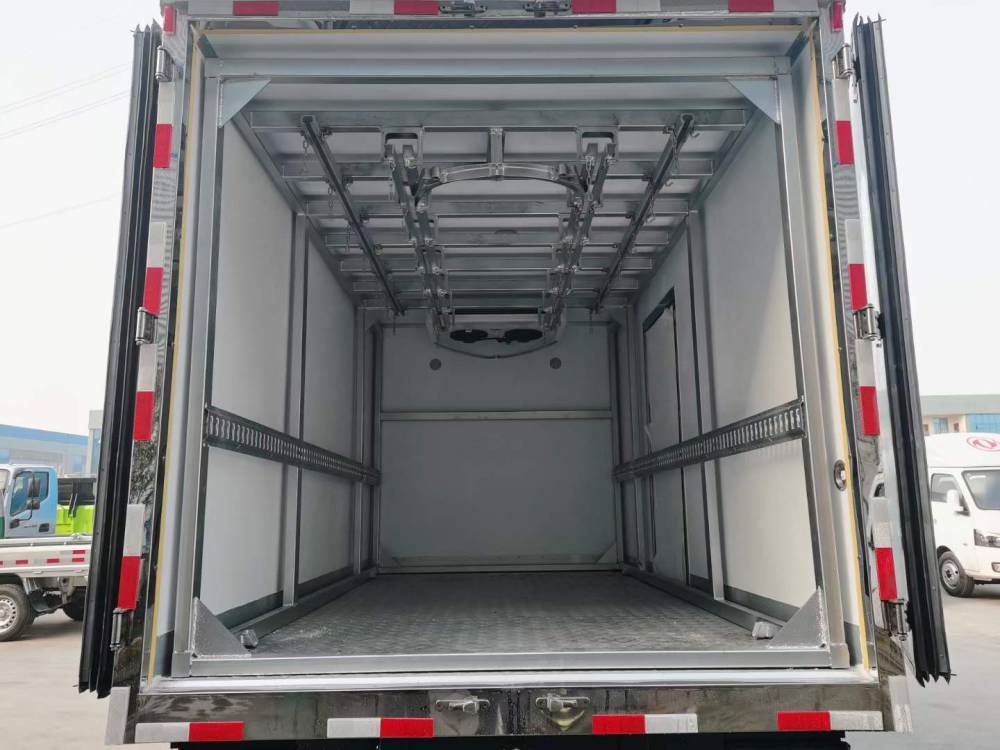 江淮骏铃42米冷藏车聚氨酯保温箱车蓝牌冷链物流车