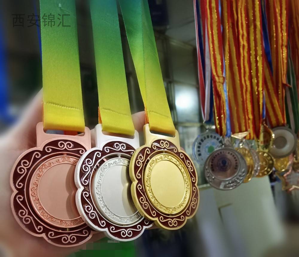 西安金银铜奖牌章挂脖子水晶牌运动会比赛现成奖牌做字