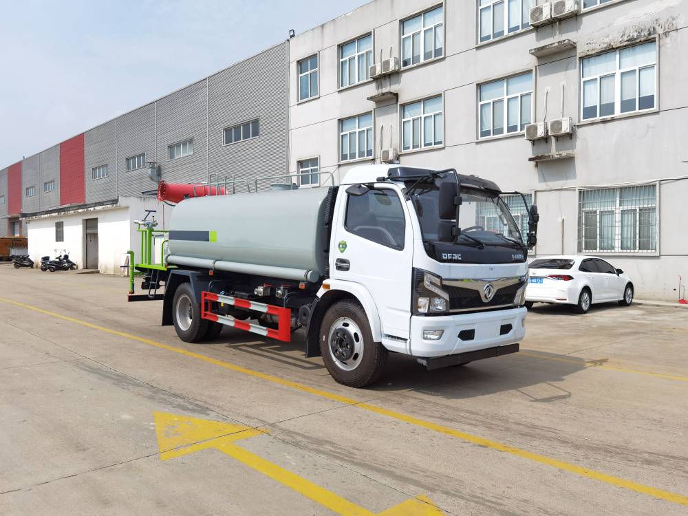 东风d7雾炮车8方洒水车加装雾炮机8吨喷药车