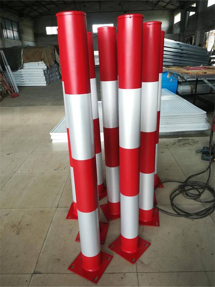 江门市博皇家居城停车区域临边警示柱红白反光圆形立柱