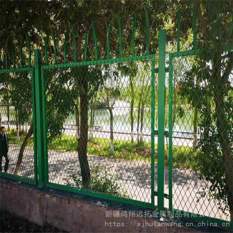 新疆鸿翔公路护栏网