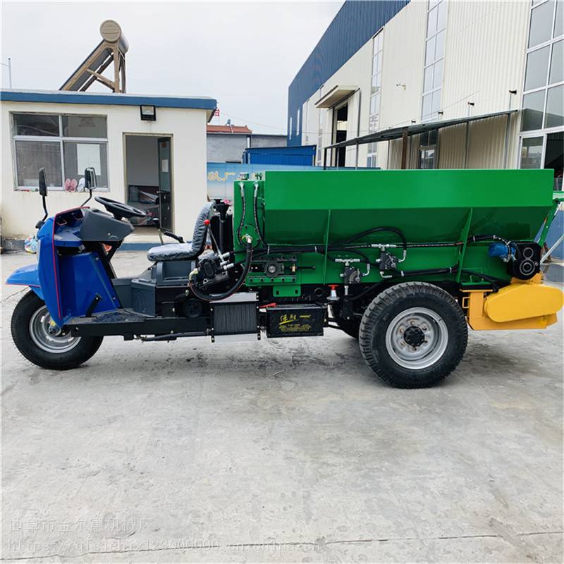 四轮拖拉机带撒粪机自走式三轮撒粪车大块粪肥破碎施肥撒肥机