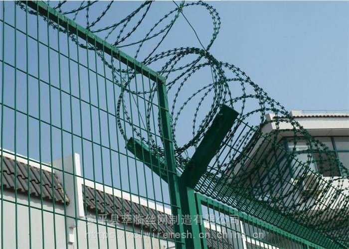 供应bto22喷塑刀片刺绳