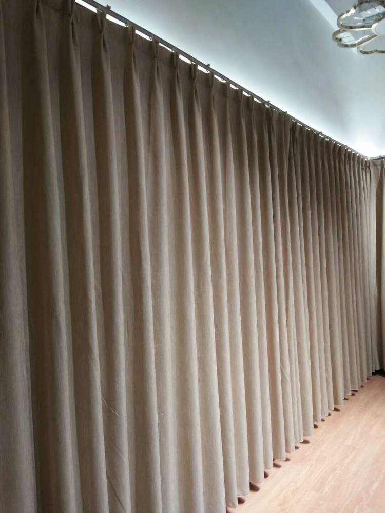海淀学校窗帘订做石景山学校遮光卷帘订做学校舞台幕布制作安装