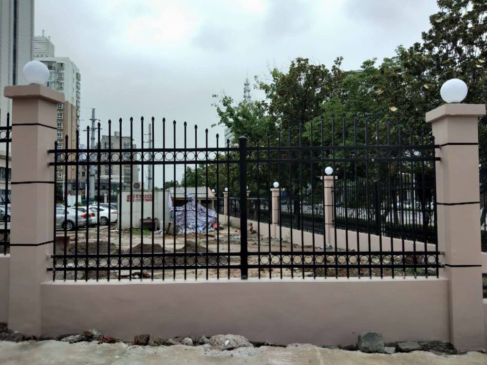 【铁艺加工 院墙隔离栅栏 院墙铁艺围栏 院墙铁艺栅栏】河北衡水铁艺