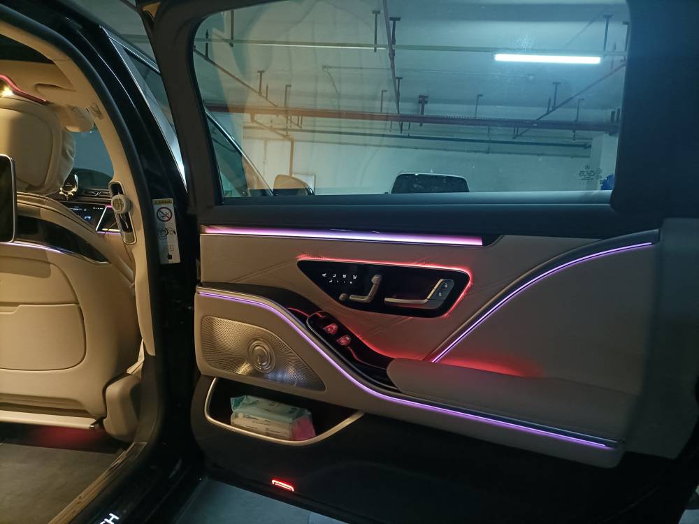 21款迈巴赫s480升级原厂主动环境氛围灯深圳施工效果展示