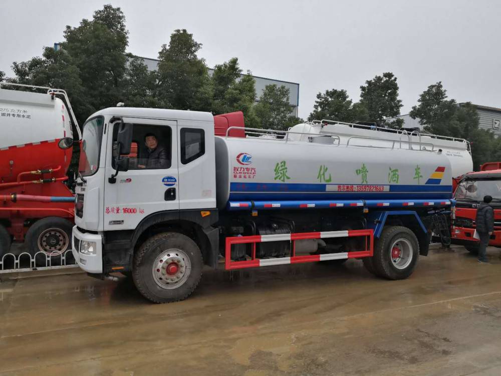 【适合工地用的洒水车东风d9 10吨洒水车湖北随州厂家直销】图片