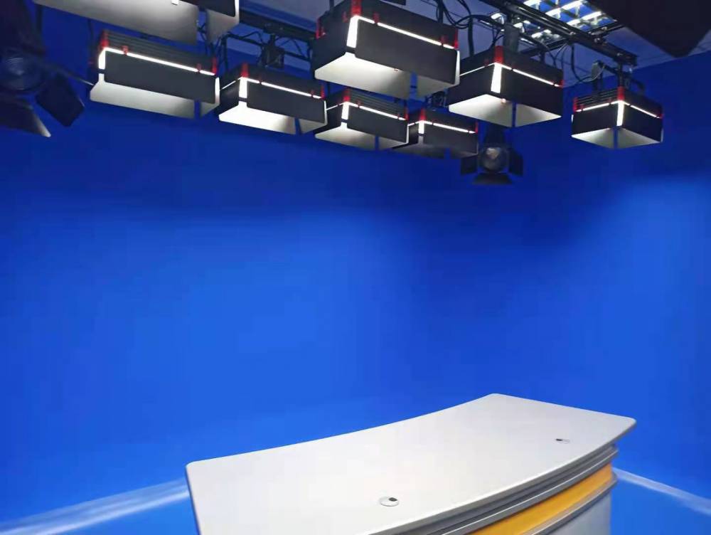 天影视通定制演播室灯光方案led摄影补光灯聚光灯