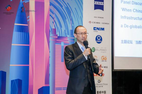 刘畅在开幕致辞中,回顾了欧盟商会在过去20年里为支持欧盟企业在华发展所取得的成就。 刘畅在开幕致辞中,回顾了欧盟商会在过去20年里为支持欧盟企业在华发展所取得的成就。