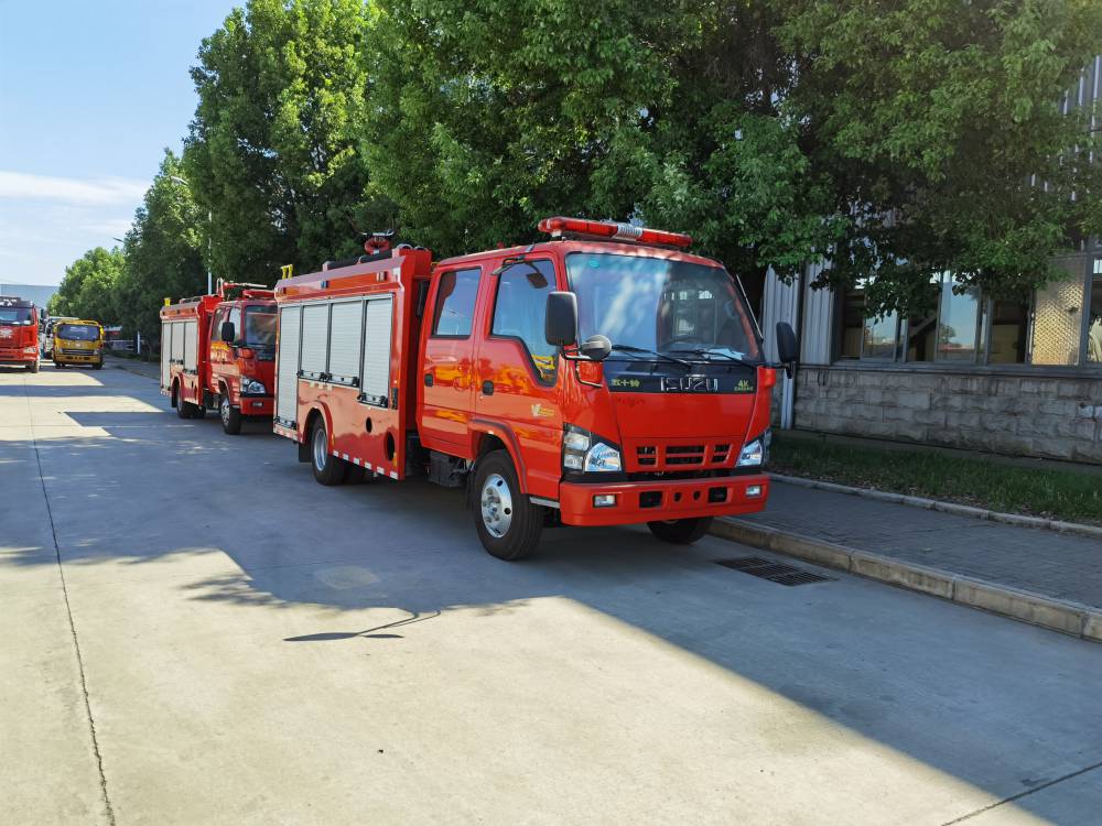 五十铃双排座2方水罐消防车小型水罐消防车生产厂家
